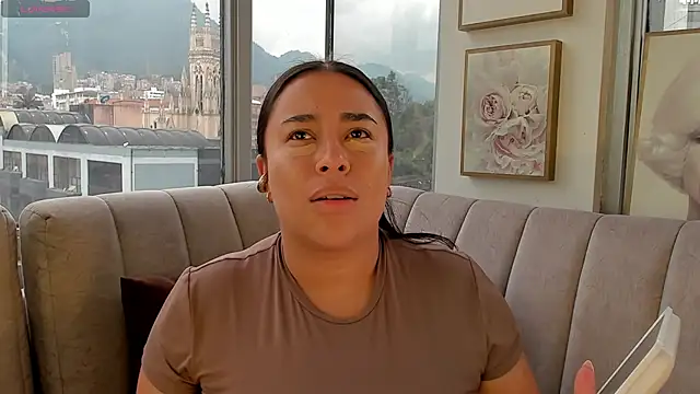 Zoey thompson online show from 10/11/25, 03:32