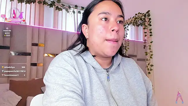 Zoey thompson online show from 02/16/26, 08:49