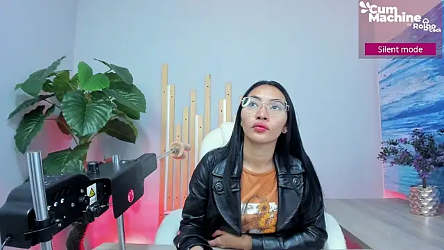 lucyy liiuu online show from 09/18/25, 01:02