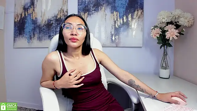 lucyy liiuu online show from 11/13/25, 03:55