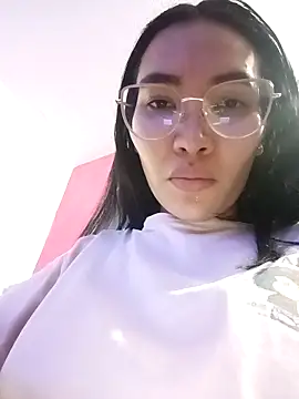 lucyy liiuu online show from 11/19/25, 11:49