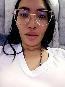 lucyy liiuu online show from 11/23/25, 11:15