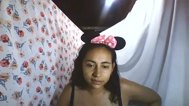 Anabelhotxx16 online show from 10/22/25, 01:17