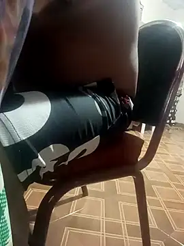 Snapshot of mexosito27 chatting on 11/24/25, 03:28 mexosito27 online show from 11/24/25, 03:28