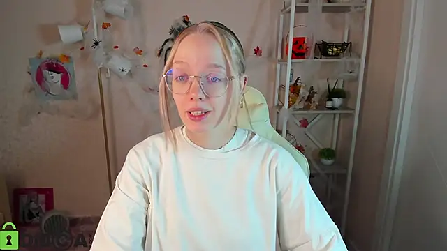 R0cket bunny online show from 10/27/25, 01:09