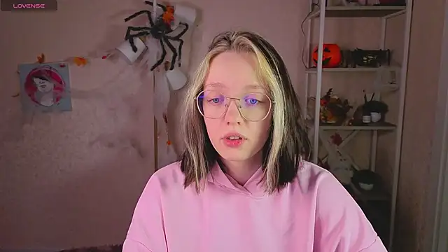 R0cket bunny online show from 11/11/25, 01:16