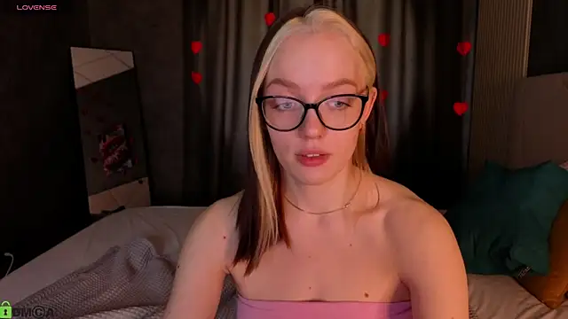 R0cket bunny online show from 04/09/26, 06:19