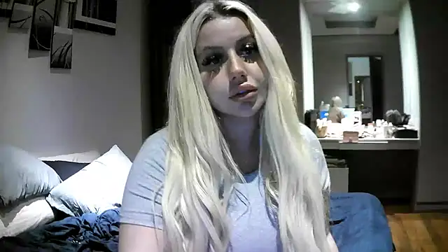 TiaDoll online show from 10/10/25, 03:44