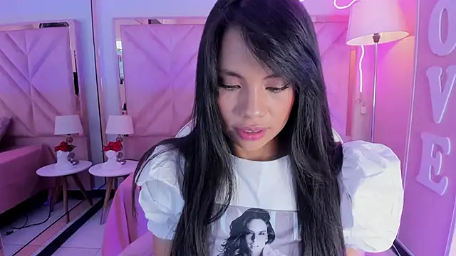 Snapshot of anyjones_ chatting on 10/08/25, 04:10 anyjones online show from 10/08/25, 04:10