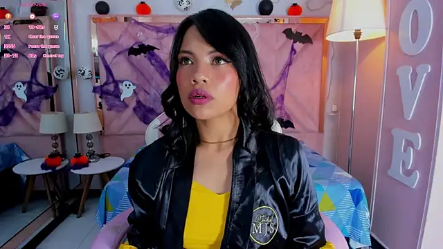 Snapshot of anyjones_ chatting on 10/30/25, 07:10 anyjones online show from 10/30/25, 07:10