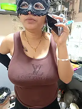 Queen Nightt online show from 01/18/26, 03:32