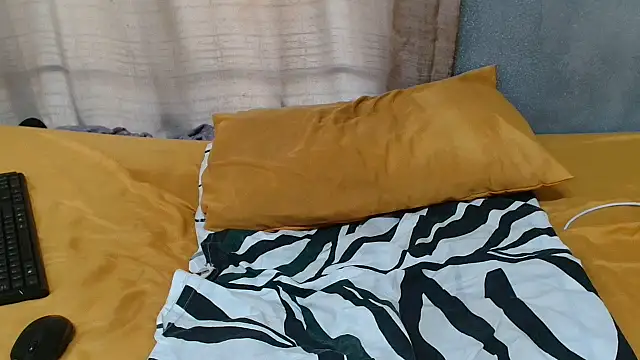 curvydarckcohocolate online show from 10/07/25, 07:38