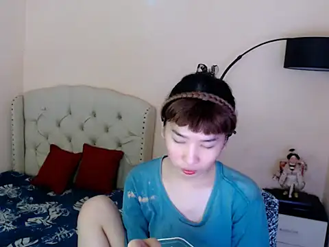 ShantalFoxxy  online show from 05/06/26, 03:46