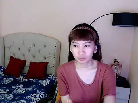Snapshot of ShantalFoxxy_ chatting on 06/14/26, 11:51 ShantalFoxxy online show from 06/14/26, 11:51