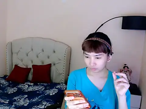 Snapshot of ShantalFoxxy_ chatting on 07/06/26, 12:18 ShantalFoxxy online show from 07/06/26, 12:18