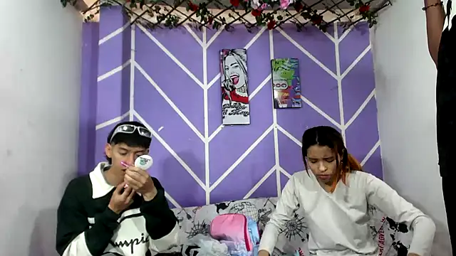 lau and boys18 online show from 09/14/25, 01:43