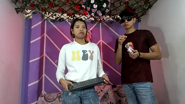 lau and boys18 online show from 09/25/25, 01:59