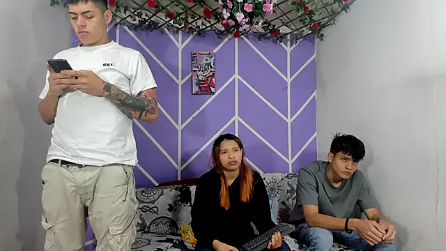 lau and boys18 online show from 11/08/25, 01:11