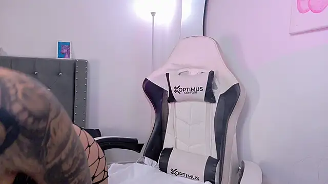 sara queen10 online show from 09/30/25, 06:02