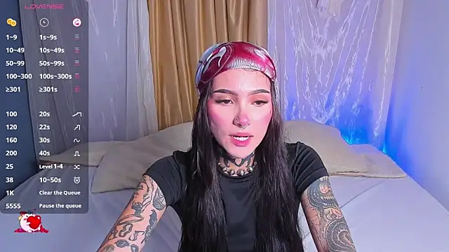 sara queen10 online show from 10/13/25, 07:03