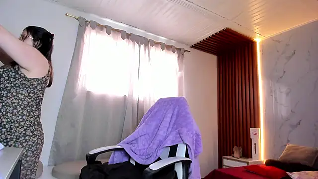 shasha bloom online show from 09/28/25, 02:44