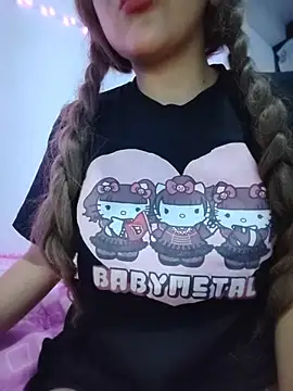 Snapshot of airamoon chatting on 11/06/25, 02:56 airamoon online show from 11/06/25, 02:56