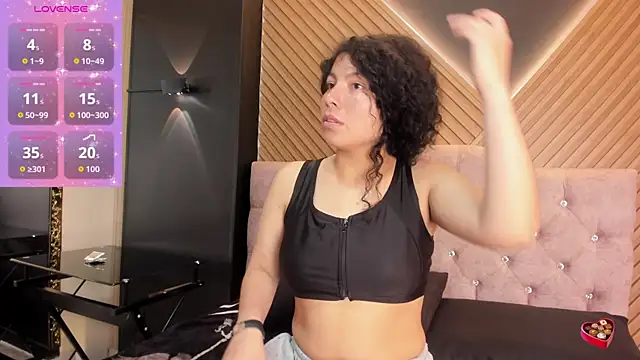 Snapshot of angelita_martins chatting on 11/24/25, 08:41 angelita martins online show from 11/24/25, 08:41