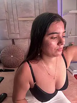 Snapshot of salomecute21 chatting on 10/11/25, 01:42 salomecute21 online show from 10/11/25, 01:42