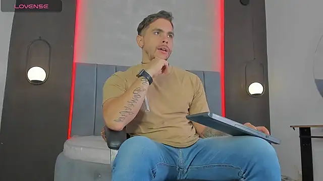 Liam walk  online show from 04/09/26, 08:03