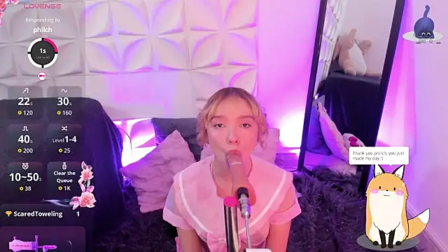 JuliethMoss online show from 10/28/25, 08:11