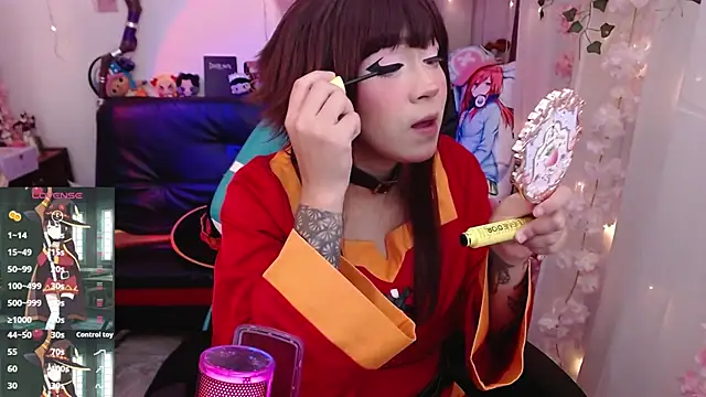 jadedelux  online show from 05/26/26, 07:10
