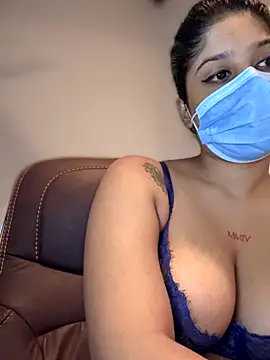 Snapshot of Saza_lklx chatting on 10/21/25, 09:43 Saza lklx online show from 10/21/25, 09:43