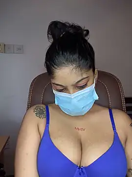 Snapshot of Saza_lklx chatting on 12/14/25, 10:09 Saza lklx online show from 12/14/25, 10:09