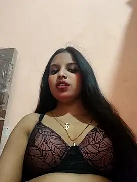 Snapshot of Maahhii_2 chatting on 02/18/26, 06:37 Maahhii 2 online show from 02/18/26, 06:37