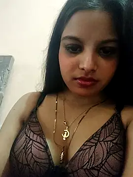 Snapshot of Maahhii_2 chatting on 02/19/26, 09:05 Maahhii 2 online show from 02/19/26, 09:05