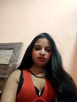 Snapshot of Maahhii_2 chatting on 02/21/26, 06:42 Maahhii 2 online show from 02/21/26, 06:42