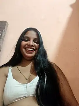 Snapshot of Maahhii_2 chatting on 02/25/26, 07:01 Maahhii 2 online show from 02/25/26, 07:01