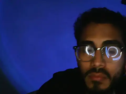 TU-MORENOO online show from 12/04/25, 06:23