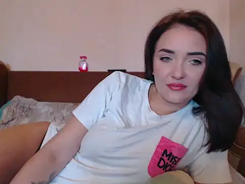 Snapshot of Veronica-Luxs chatting on 10/07/25, 11:40 Veronica-Luxs online show from 10/07/25, 11:40