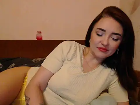 Snapshot of Veronica-Luxs chatting on 11/12/25, 06:58 Veronica-Luxs online show from 11/12/25, 06:58