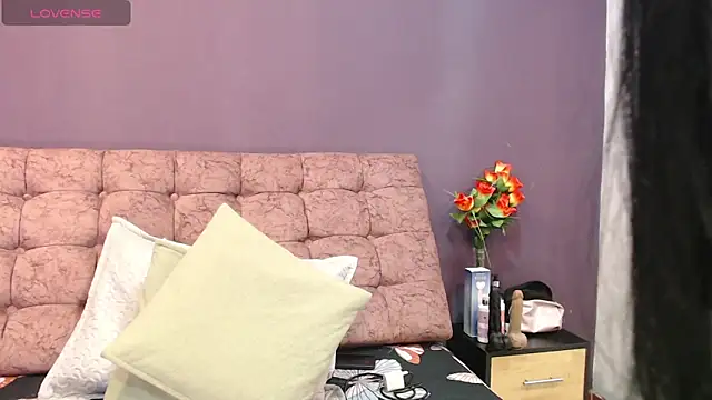 KateWelsin online show from 12/16/25, 07:41