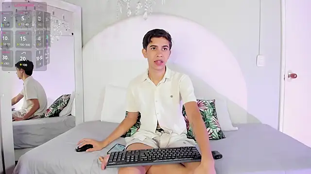 Snapshot of JoshuaSanzz chatting on 10/18/25, 03:31 JoshuaSanzz online show from 10/18/25, 03:31