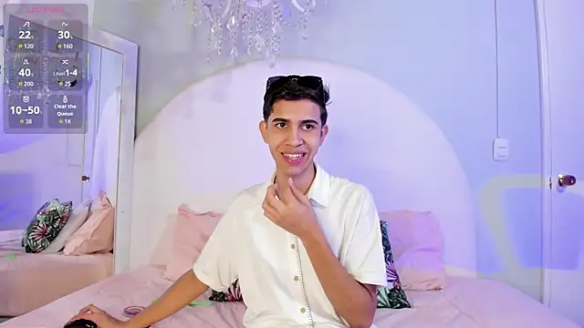 JoshuaSanzz online show from 10/25/25, 03:36