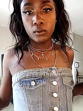 Lsnickykhanyile online show from 11/30/25, 10:41