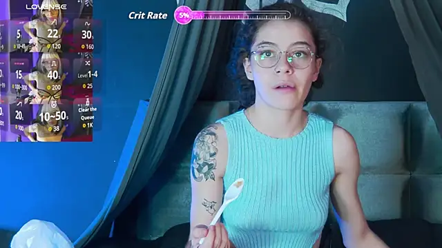 Snapshot of RavennMoonn chatting on 09/27/25, 07:52 RavennMoonn online show from 09/27/25, 07:52