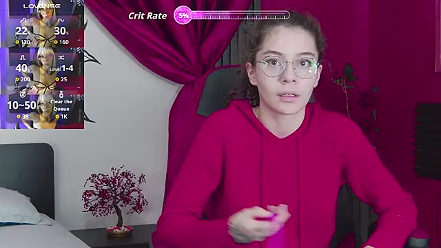 Snapshot of RavennMoonn chatting on 09/30/25, 07:52 RavennMoonn online show from 09/30/25, 07:52