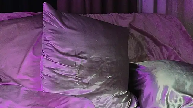 Snapshot of AliceJameson chatting on 02/15/25, 06:33 AliceJameson online show from 02/15/25, 06:33