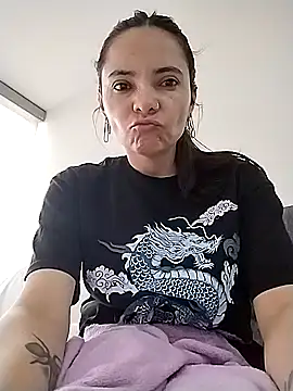 Snapshot of Cami_Konor chatting on 11/25/25, 08:09 Cami Konor online show from 11/25/25, 08:09