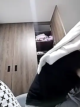 Snapshot of Cami_Konor chatting on 11/27/25, 11:07 Cami Konor online show from 11/27/25, 11:07