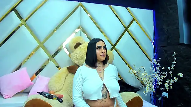 nikky latin online show from 09/30/25, 03:55